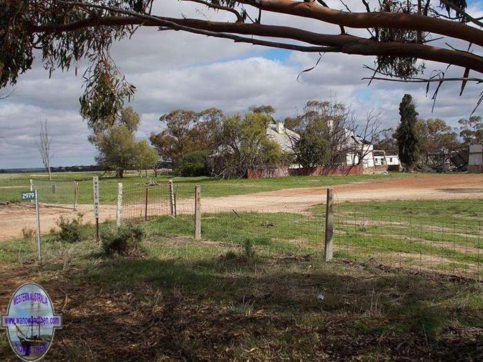 Ruin-Kondinin-Narembeen-Road-B-May-2016-0001.JPG